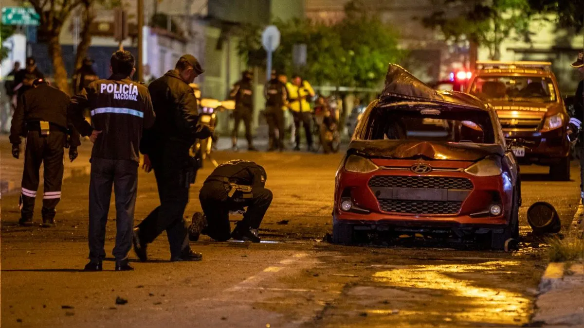 Un coche bomba causa varias explosiones en zona comercial del centro de Quito