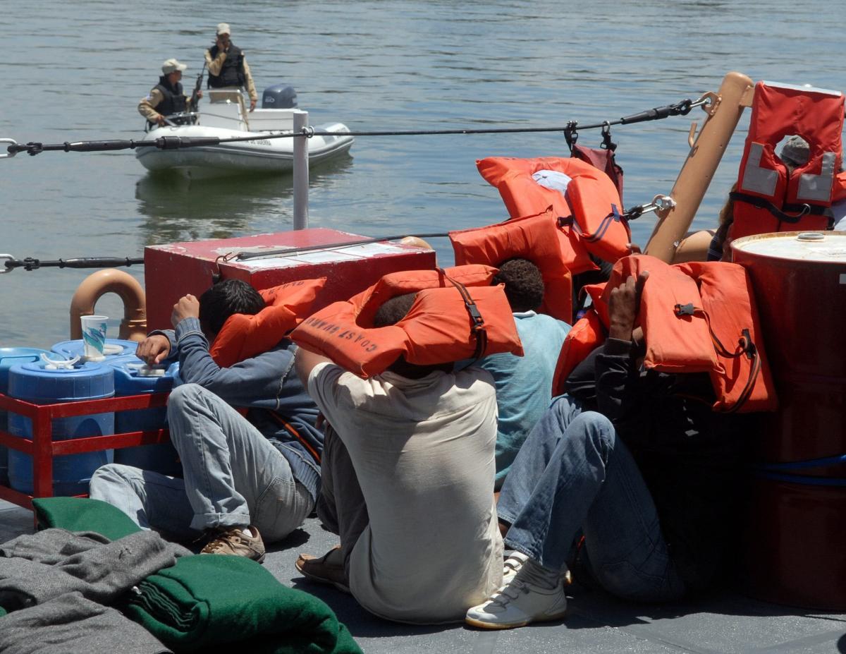 Detienen a 11 migrantes cerca de la costa noroeste de Puerto Rico