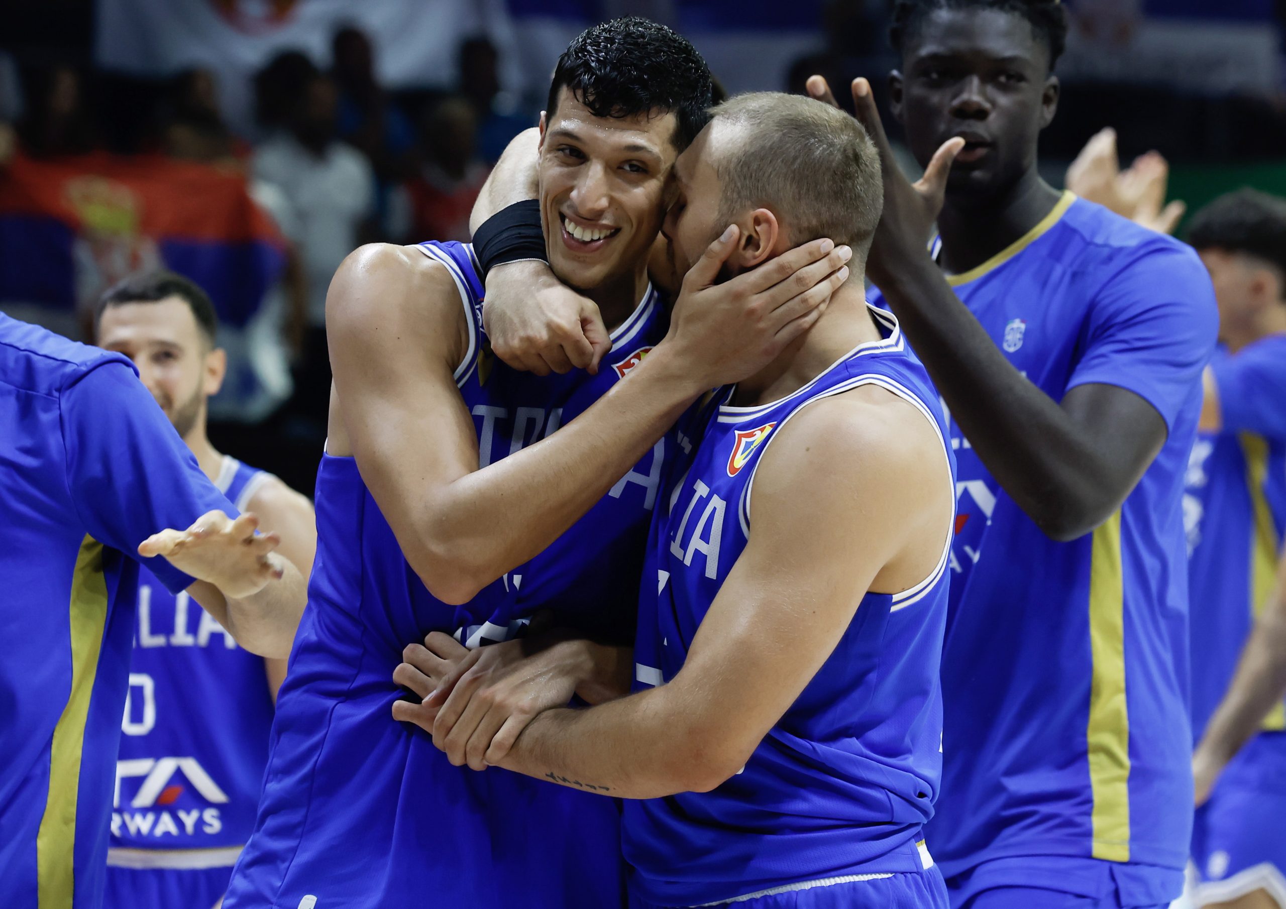 76-78. Jovic falla canastón y condena Serbia a la derrota ante Italia