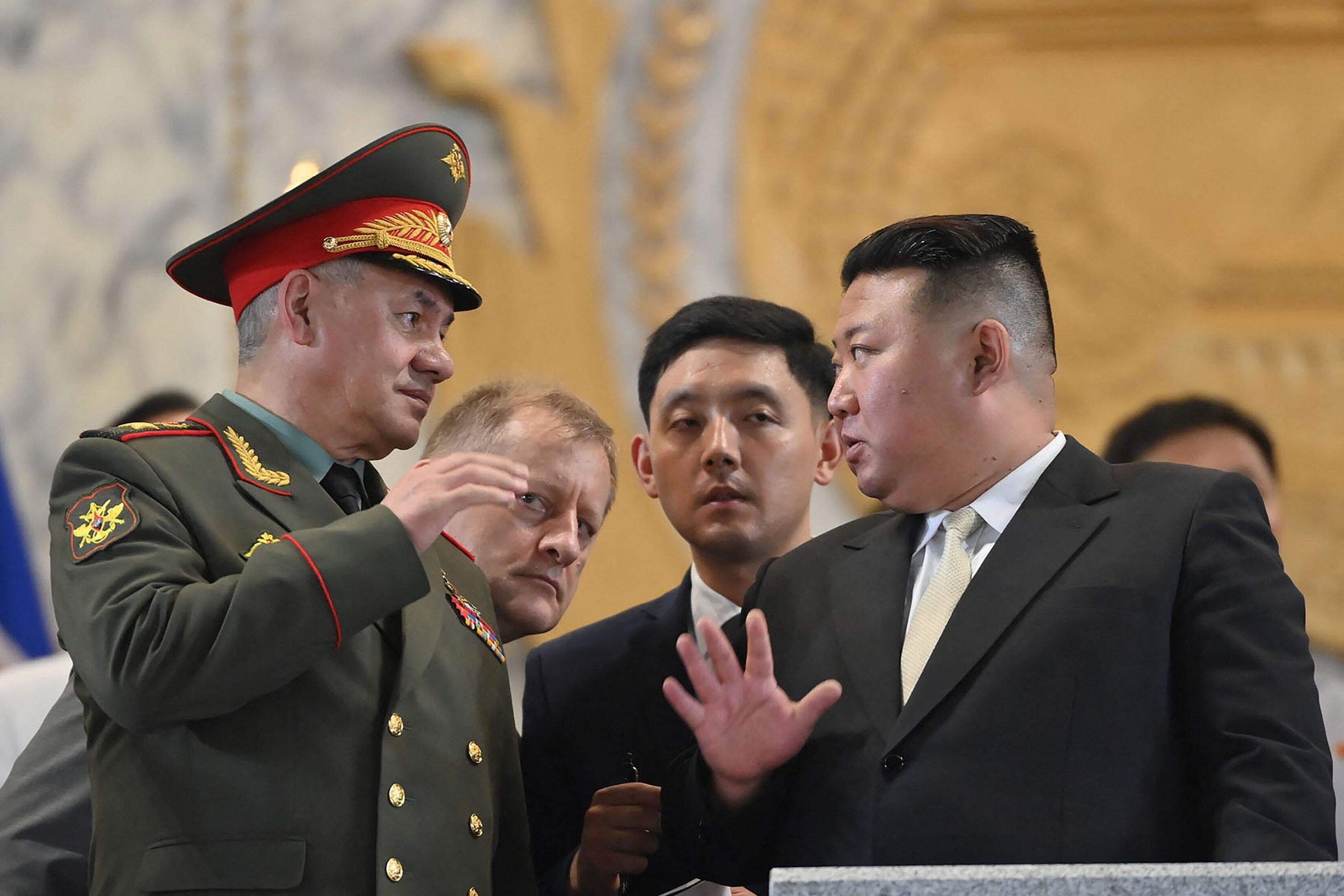 Shoigú le propuso a Kim Jong-un realizar maniobras navales con Moscú y Pekín, según Seúl