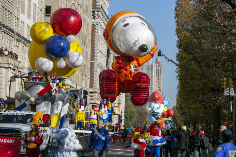 Desfile de Acción de Gracias de Macy’s: Globos, bandas, celebridades y Santa