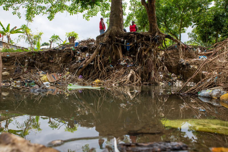 Arroyo Lebrón: Receptor de cadáveres y contaminación