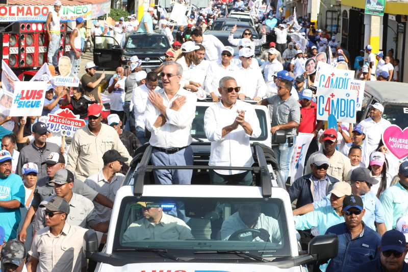 Abinader recorre Monte Plata, Duarte y Salcedo