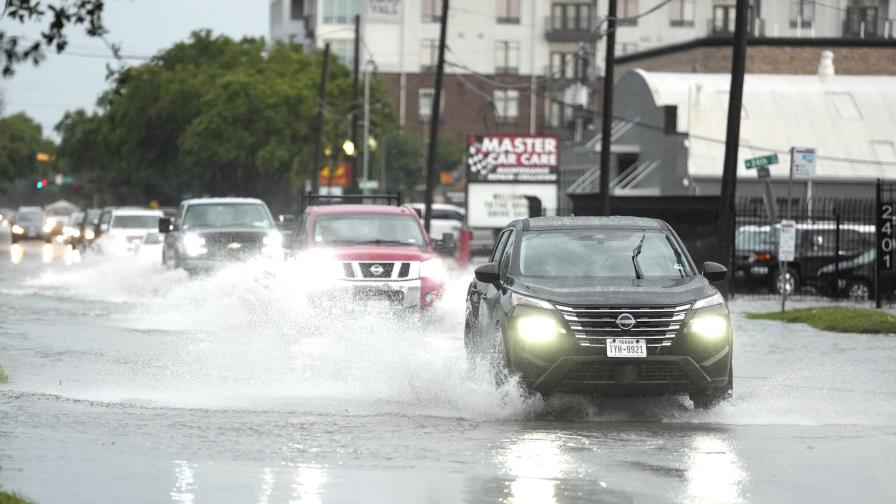 Fuertes tormentas y vientos en Texas dejan un muerto y daños generalizados