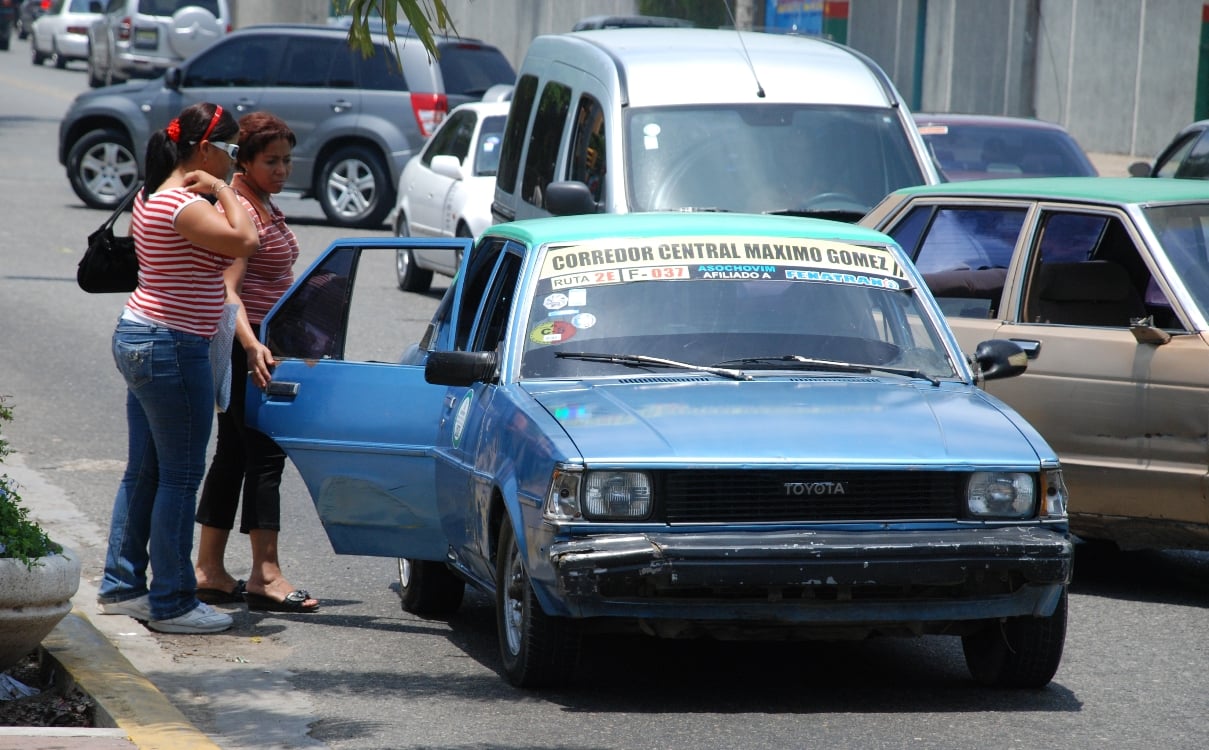 ¡Ni un peso más! Intrant advierte a choferes sobre consecuencias de aumento pasajes sin autorización