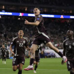 Con gol de Arteaga, México vence 1-0 a Jamaica en la Copa América pero sufre por lesión de Álvarez