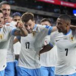 Uruguay destroza a Bolivia 5-0 y pone un pie en cuartos de Copa América