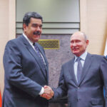 Putin felicita a Maduro por su victoria en Venezuela y le dice que es "bienvenido" en Rusia