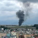 Al menos 18 personas murieron después de que un pequeño avión se saliera de la pista en la capital de Nepal este miércoles, según las autoridades locales