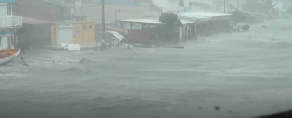 Beryl se fortalece a su paso por el Caribe y es el huracán de categoría 5 más precoz de los registro