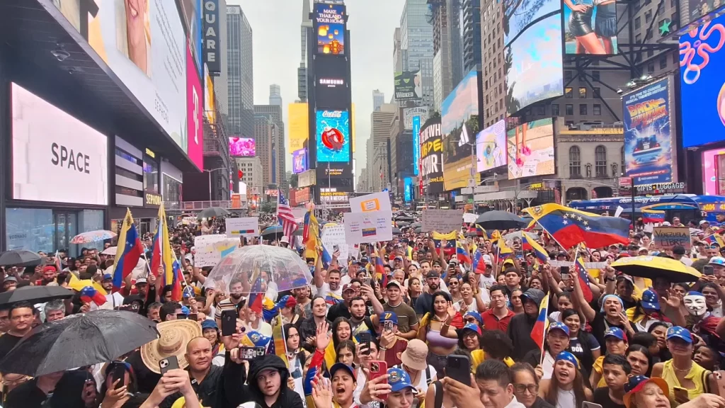 Venezolanos en NY atendieron el llamado mundial en contra del fraude electoral de su país