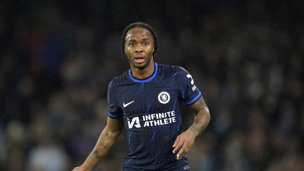 Raheem Sterling fue presentado como flamante refuerzo del Arsenal