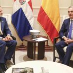 Felipe VI se reúne con Abinader en Santo Domingo en vísperas de investidura presidencial