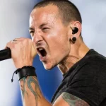 Revelan que Chester Bennington “luchó” hasta el último día contra su adicción al alcohol 