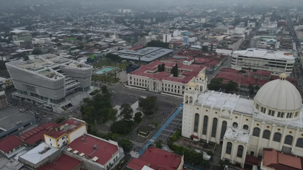 Nayib Bukele: claves de los primeros 100 días de su segundo mandato en El Salvador