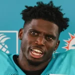 La Policía de Miami separa a oficial que esposó a Tyreek Hill, receptor estelar de los Dolphins