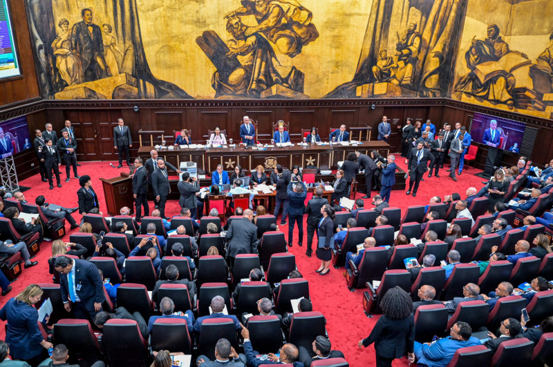 Asamblea Nacional Revisora continúa este lunes discusión de reforma constitucional