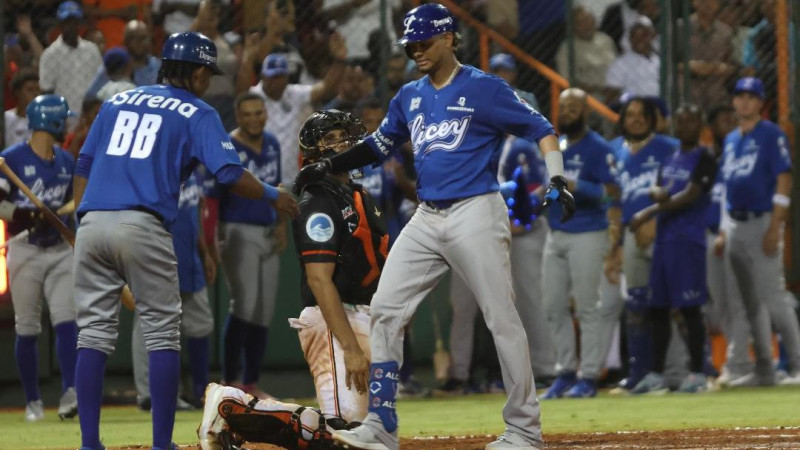 Alcántara, Hernández y Valdez guían a Tigres sobre Toros