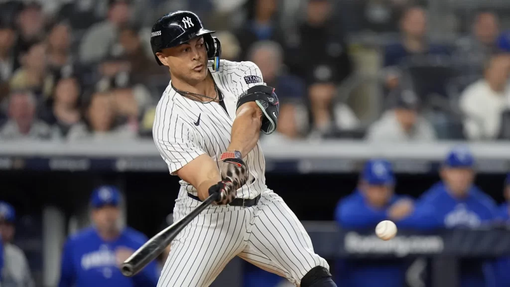 Yankees logran segundo triunfo ante Royals con gran actuación de Giancarlo Stanton