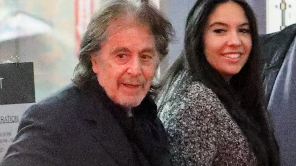 Captan a la novia de Al Pacino, Noor Alfallah, saliendo de un hotel con Bill Maher