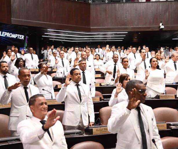 Entre abundancia y deudas: el panorama patrimonial de los diputados dominicanos