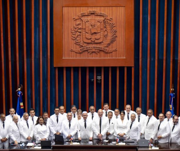 Entre la política y los negocios: las fortunas de los senadores dominicanos