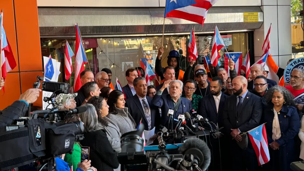 Líderes electos de NY repudian comentarios ofensivos contra los boricuas: “No son chistes, así piensa Trump”