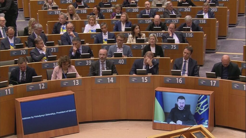 Zelenski pide en el Parlamento europeo el apoyo de la UE para "empujar" a Rusia a lograr una "paz justa"