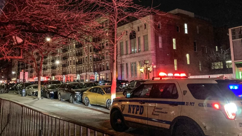 Anciano murió al caer de edificio durante la irrupción de tres ladrones a su apartamento en Washington Heights