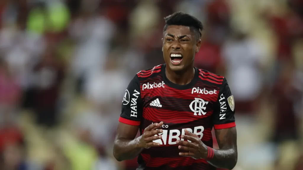 Bruno Henrique, futbolista del Flamengo, investigado por posible amaño de partidos en Brasil