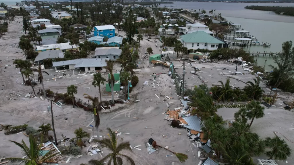 FEMA despide a empleado por no querer ayudar a víctimas pro-Trump durante huracán en Florida