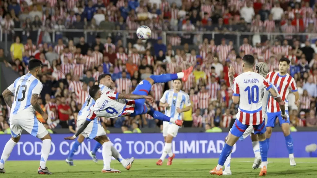 Paraguay superó a la Argentina de Messi para su tercer triunfo seguido