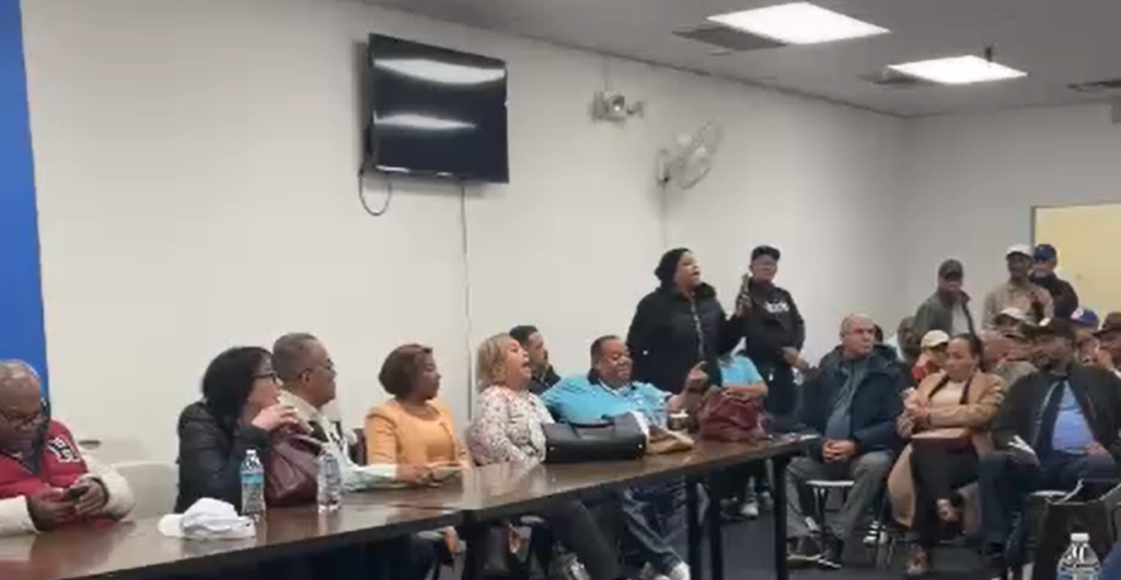 Reunión del PRM en New York,termina como la fiesta de los Monos, a Rábanos sucios