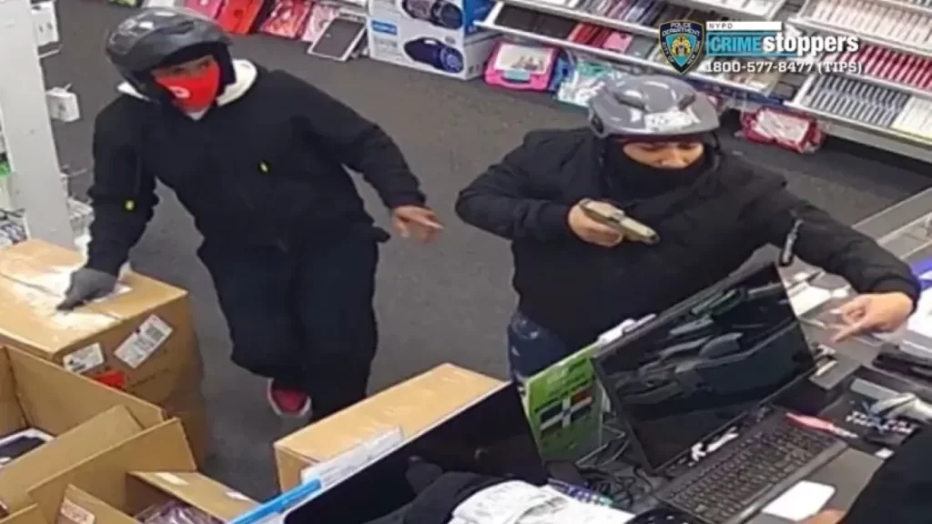 ‘Me acaban de disparar, ¿puedes venir?´: dueño de tienda baleado en robo en Queens, Nueva York