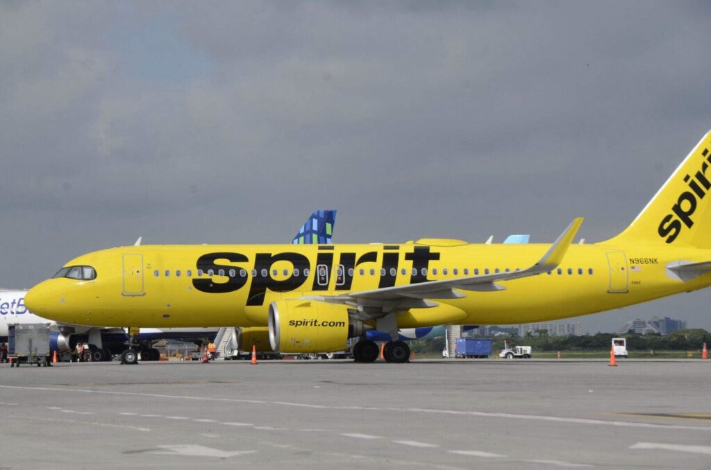  Cruzan por Dajabón hacia Haití 15 pasajeros que llegaron en el vuelo de Spirit que fue baleado