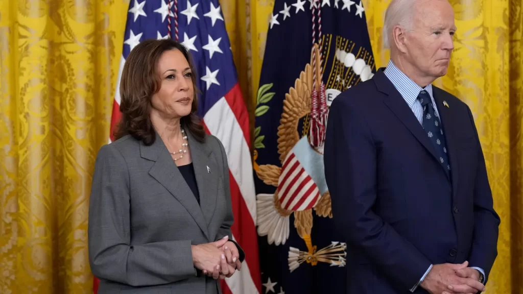 Exasistente de Harris pide a Biden renunciar para que ella asuma la presidencia