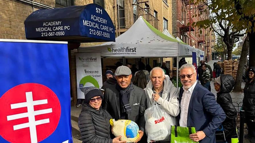 Mariano Rivera y doctor Ramón Tallaj encabezaron donaciones de pavos día de "Acción de Gracias"