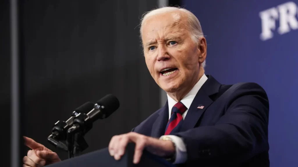 Biden advierte que las políticas de Trump podrían ser “un desastre económico” para EE.UU.