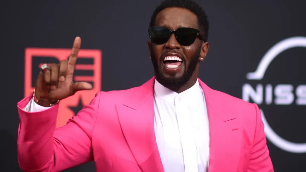 Acusan a Sean ‘Diddy’ Combs de intentar lanzar a una mujer desde un balcón