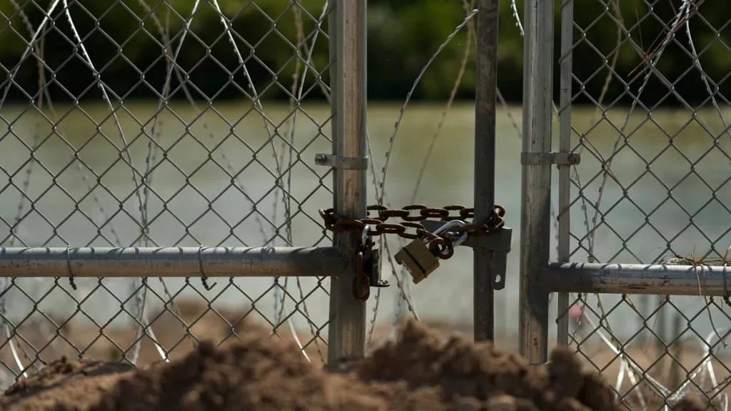 Rescataron a seis migrantes centroamericanos en el lado mexicano del río Bravo