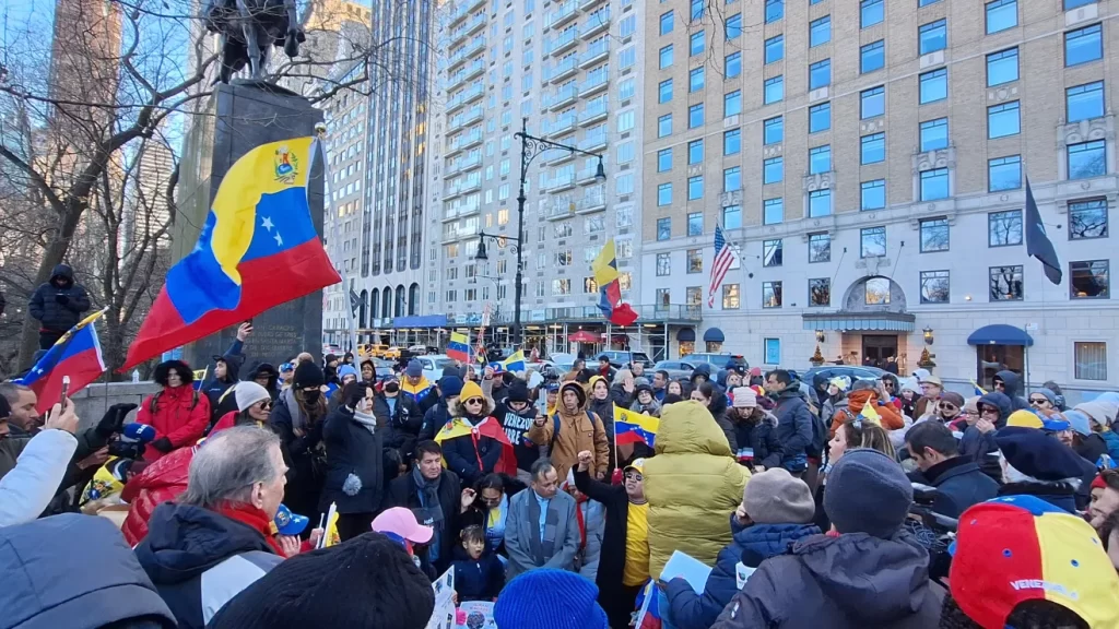 Venezolanos en NY atendieron el llamado mundial para presionar la salida de Nicolás Maduro