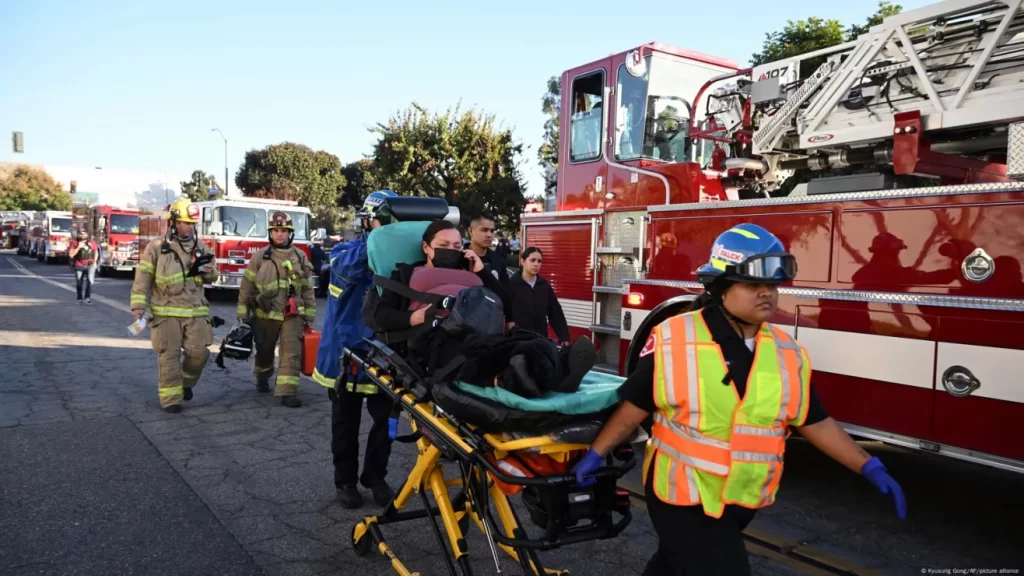 Dos muertos y 18 heridos al estrellarse una avioneta en California