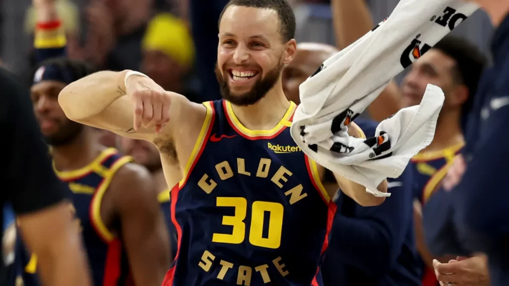 Stephen Curry lidera por tercer año consecutivo las ventas de camisetas en la NBA