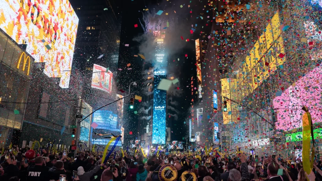 Clima: 2025 llegará bajo lluvia en famosa celebración de Times Sq en Nueva York