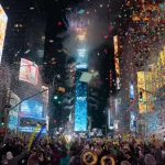 Clima: 2025 llegará bajo lluvia en famosa celebración de Times Sq en Nueva York