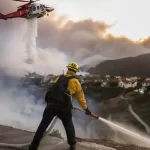 El fuerte incendio de Los Ángeles provoca la evacuación de 30,000 residentes