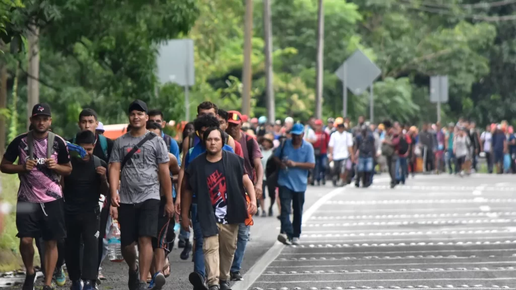 Caravana de migrantes partió del sur de México con la intención de llegar a EE.UU.