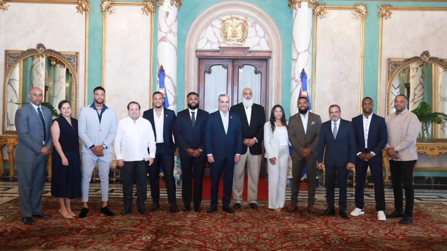 Presidente Abinader recibe a miembros de la Asociación de Peloteros de Grandes Ligas (MLBPA)