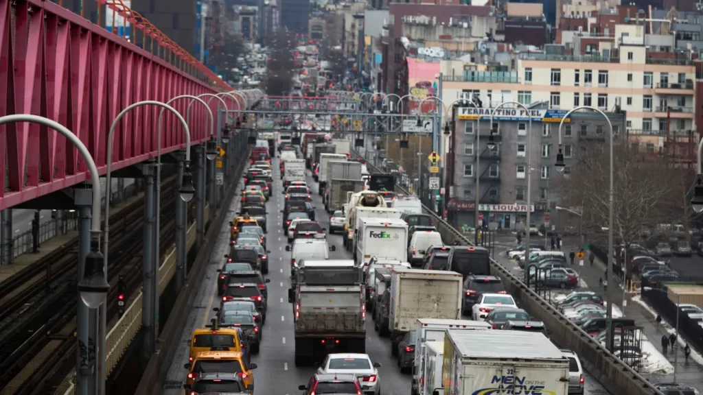 Quitan permiso federal al peaje para circular en Nueva York: orden abre batalla legal con MTA y gobernación