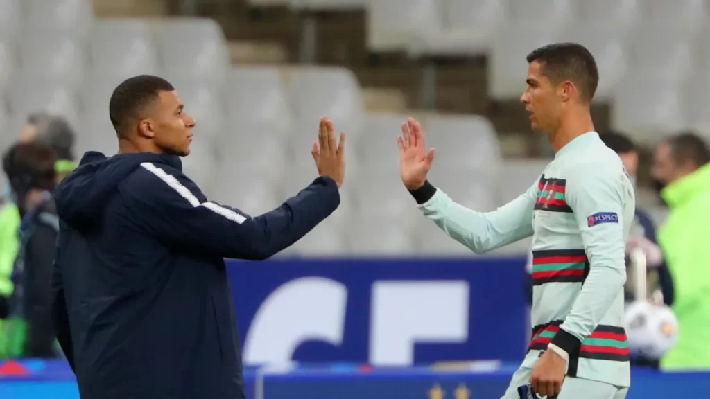 Cristiano Ronaldo sobre Kylian Mbappé: “Si estuviera en el Real Madrid le enseñaría a jugar de 9”